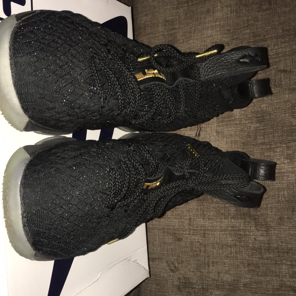 Nike Lebron 15